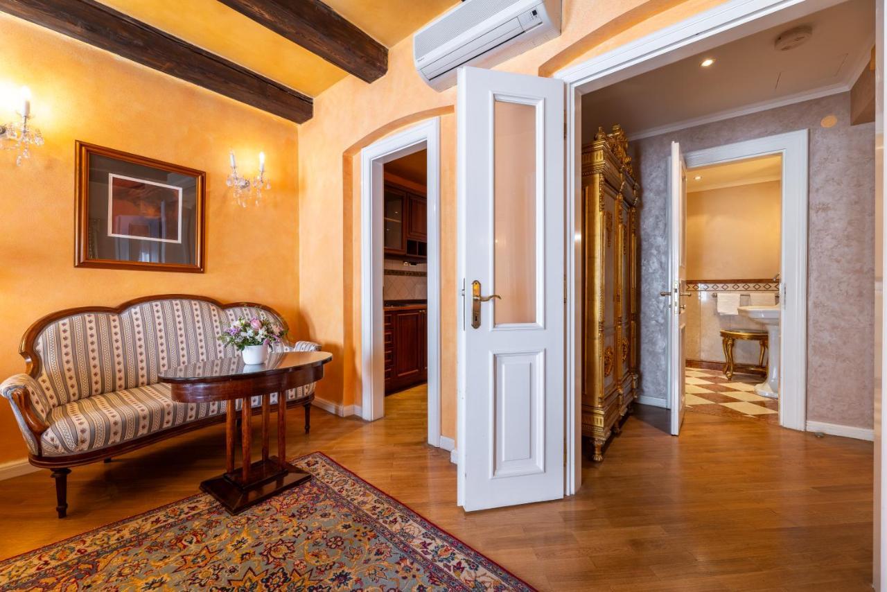 Nosticova Apartments Prague Luaran gambar