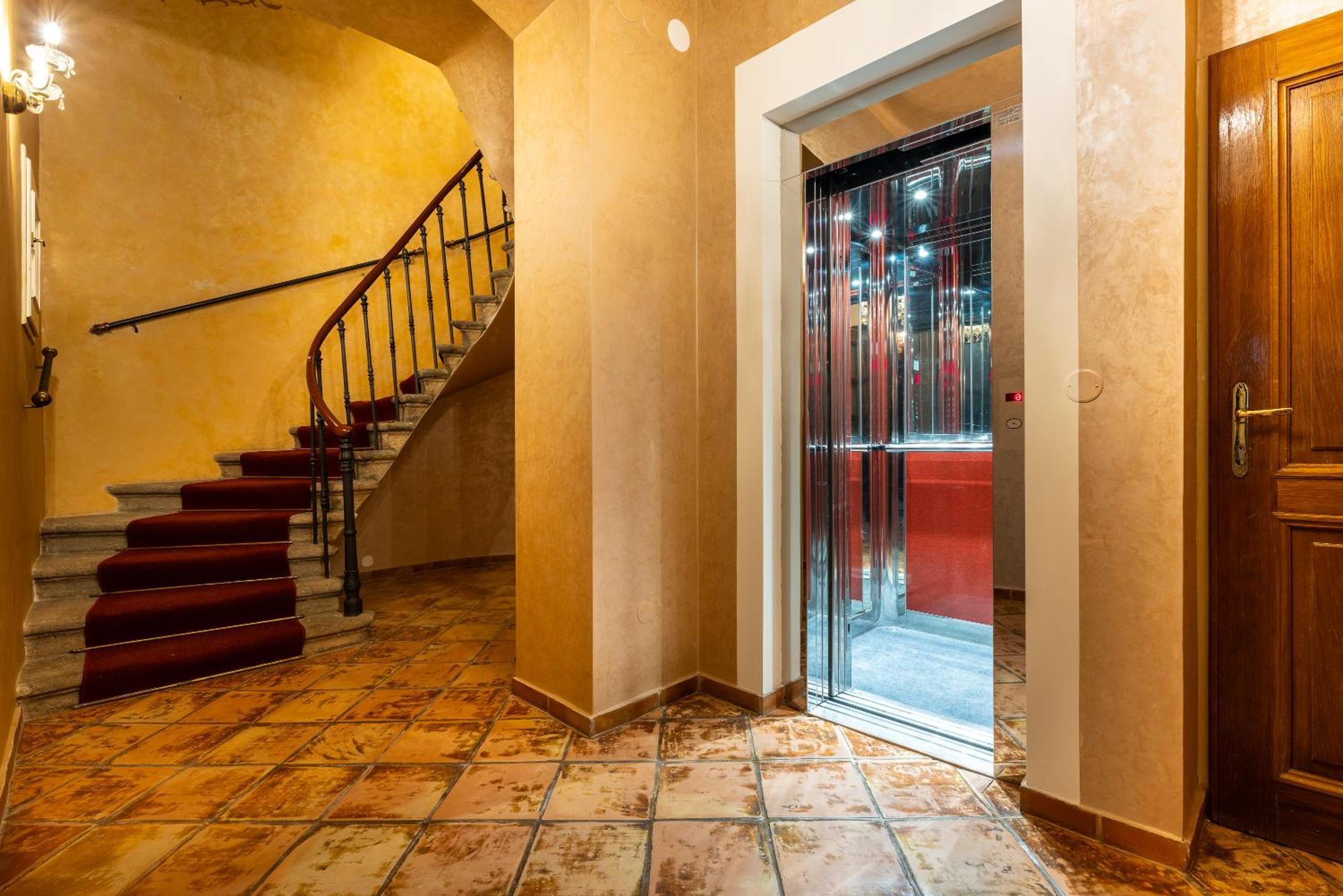 Nosticova Apartments Prague Luaran gambar