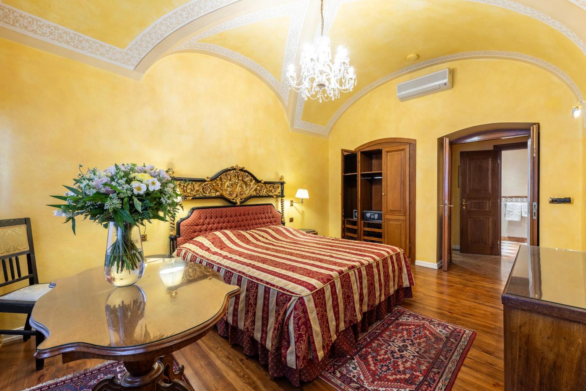 Nosticova Apartments Prague Luaran gambar