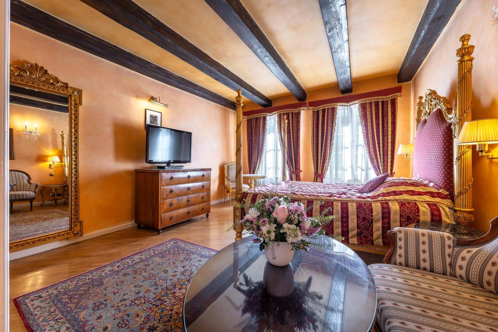 Nosticova Apartments Prague Luaran gambar